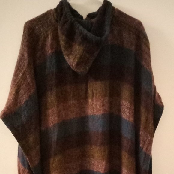 Kathmandu Imports Poncho - Picture 2 of 3